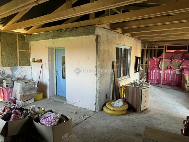 Eladó mezőgazdasági ingatlan Komárom, Bánomi dűlő 80 nm