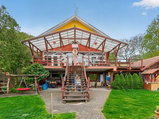 Eladó ház Esztergom 220 nm