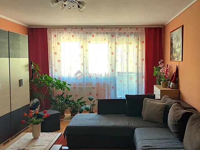 Eladó lakás Dorog, Széchenyi István lakótelep 73 nm