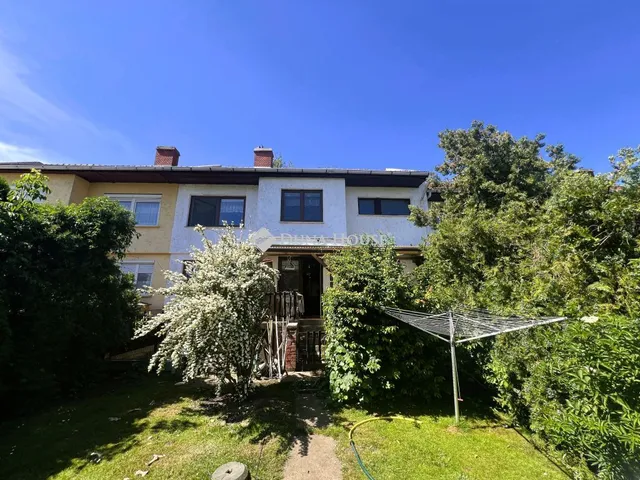 Eladó ház Dorog, Radnóti Miklós utca 200 nm
