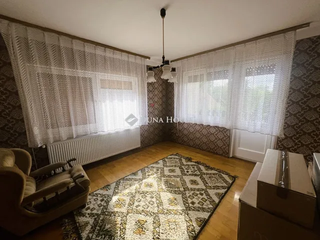 Eladó ház Tokod, Kossuth Lajos utca 228 nm
