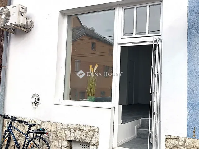 Eladó kereskedelmi és ipari ingatlan Dorog 26 nm