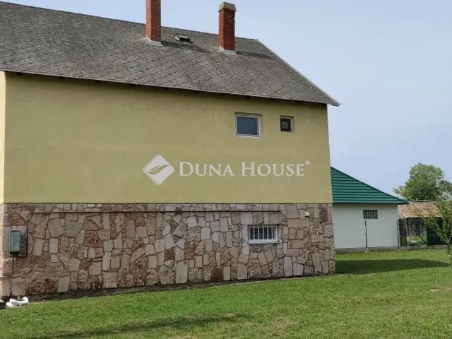 Eladó ház Bakonysárkány 160 nm