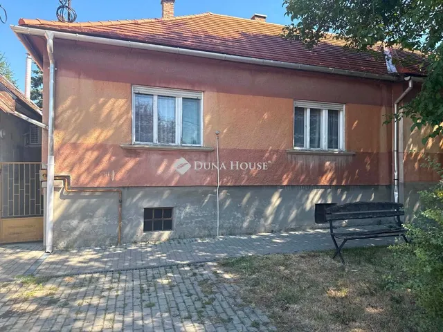 Eladó ház Sárisáp 75 nm