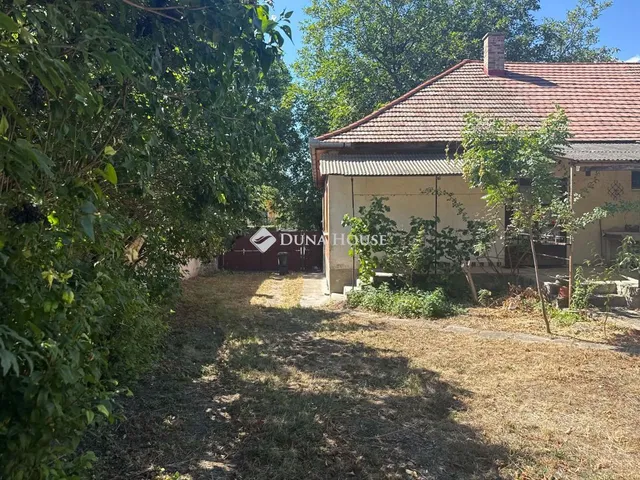 Eladó ház Sárisáp, Fő út 77 nm