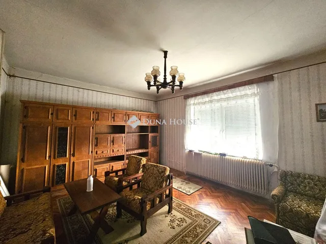 Eladó ház Nyergesújfalu, Bottyán János utca 178 nm