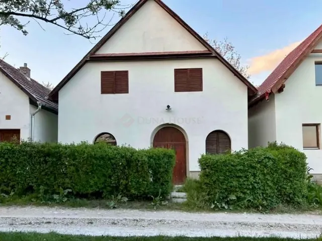 Eladó nyaraló Piliscsév 88 nm