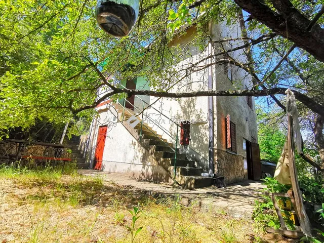 Eladó telek Mogyorósbánya 230 nm