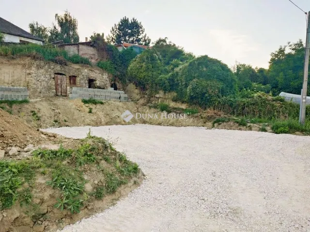 Eladó telek Csolnok, Kert utca 620 nm