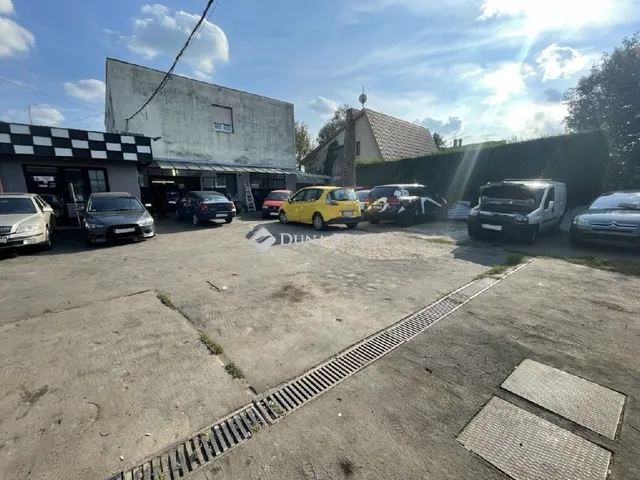 Eladó kereskedelmi és ipari ingatlan Budapest XVI. kerület 220 nm