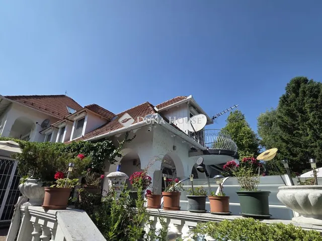 Eladó ház Budakalász 280 nm
