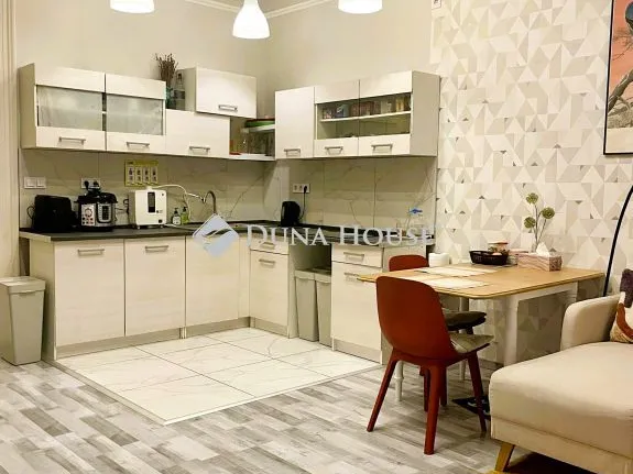 Eladó lakás Budapest VII. kerület, Thököly út 70 nm