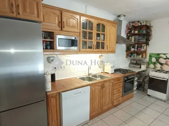Eladó ház Pomáz, Plébánia utca 137 nm