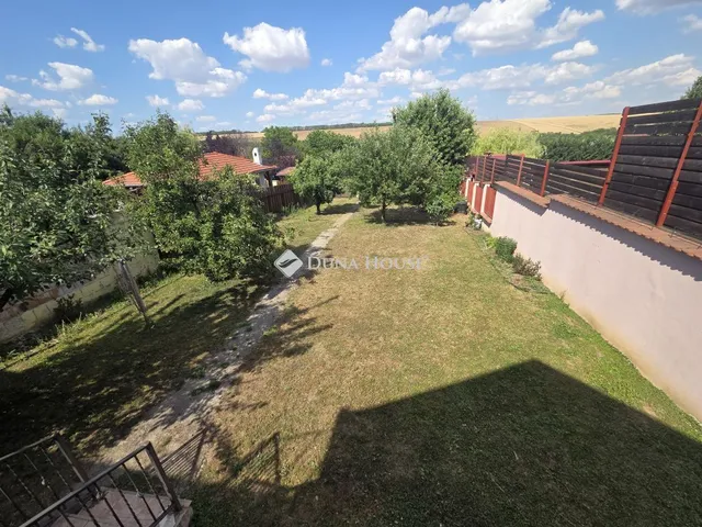 Eladó ház Aszód, Szentkereszt utca 230 nm