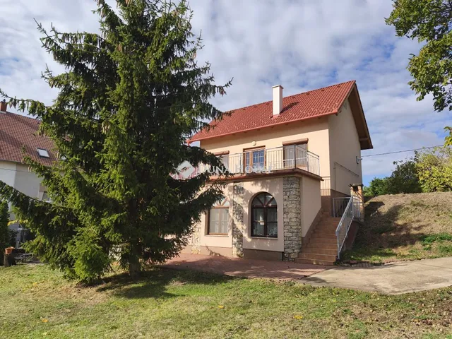 Eladó ház Balatonfüred, Hóvirág utca 90 nm