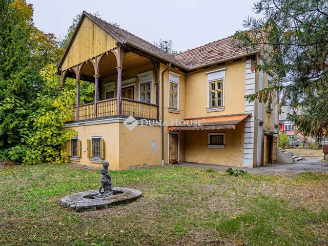 Eladó ház Balatonfüred, Petőfi Sándor utca 220 nm