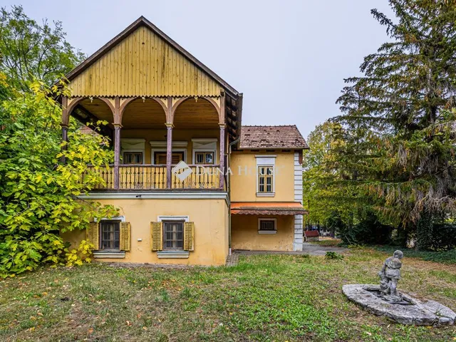 Eladó ház Balatonfüred, Petőfi Sándor utca 220 nm