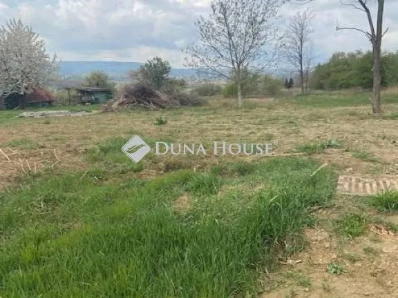 Eladó telek Pécs 7438 nm