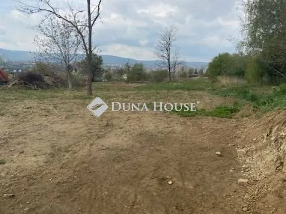 Eladó telek Pécs 7438 nm