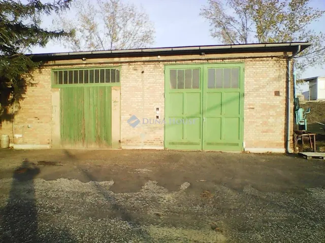 Eladó kereskedelmi és ipari ingatlan Kővágószőlős, Nincs utca 500 nm
