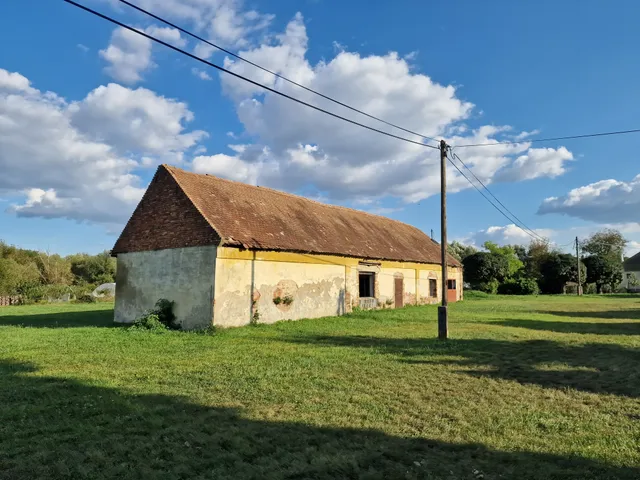 Eladó telek Pécs 2050 nm