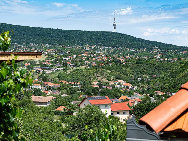 Eladó telek Pécs 1285 nm