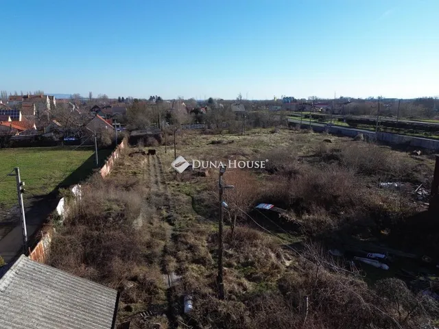 Eladó kereskedelmi és ipari ingatlan Szigetvár, Istvánffy Miklós utca 240 nm