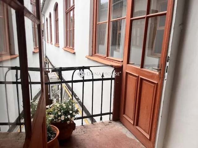 Eladó lakás Pécs, Király utca 121 nm