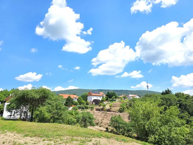 Eladó telek Pécs 1102 nm