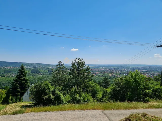 Eladó telek Pécs 1500 nm