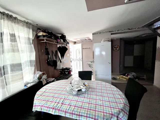 Eladó ház Pécs, Dankó Pista utca 200 nm