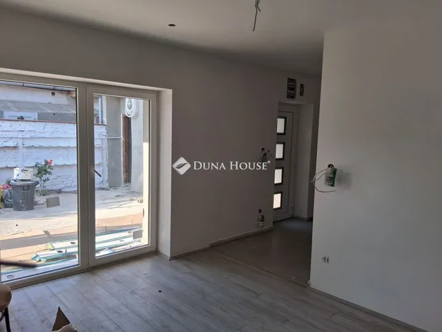 Eladó lakás Pécs, Mohácsi út 41 nm