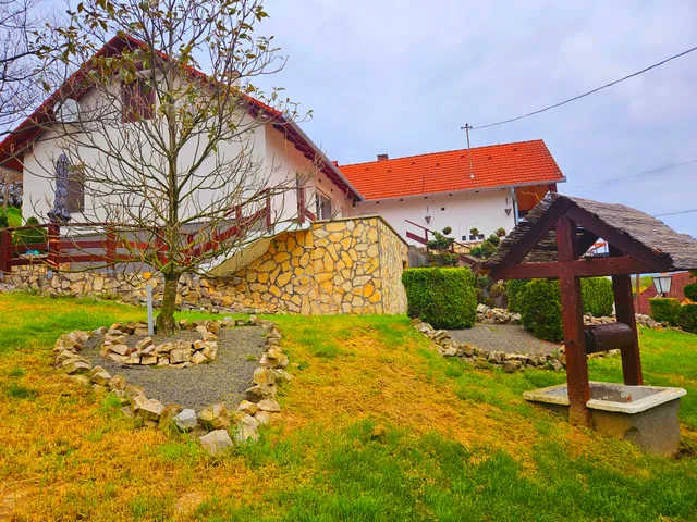 Eladó ház Bár 290 nm