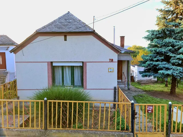 Eladó ház Bogád 69 nm