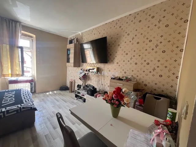 Eladó lakás Pécs 28 nm