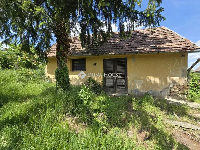 Eladó telek Pécs 986 nm