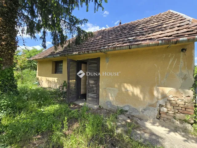 Eladó telek Pécs 986 nm