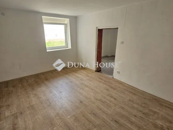 Eladó ház Újpetre 60 nm
