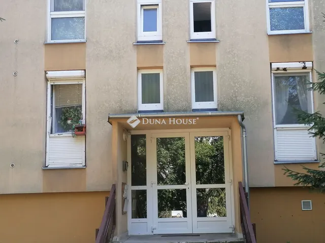 Eladó lakás Pécs, Siklósi út 59 nm