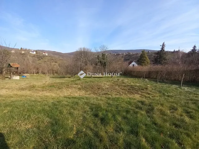 Eladó telek Pécs, Szarvas dűlő 895 nm