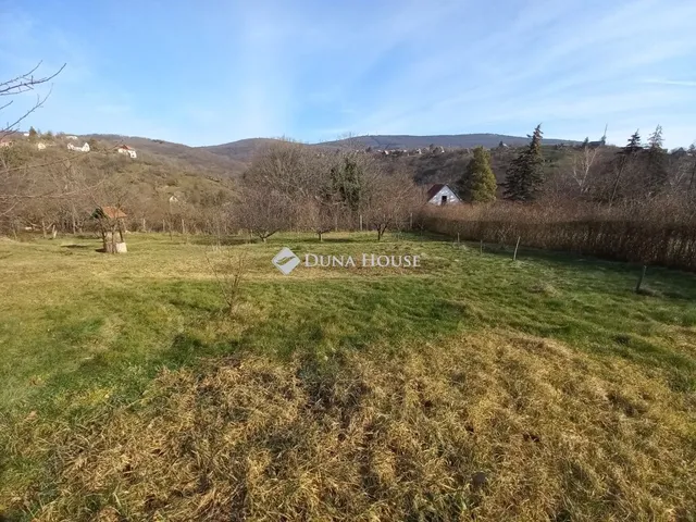 Eladó telek Pécs, Szarvas dűlő 895 nm
