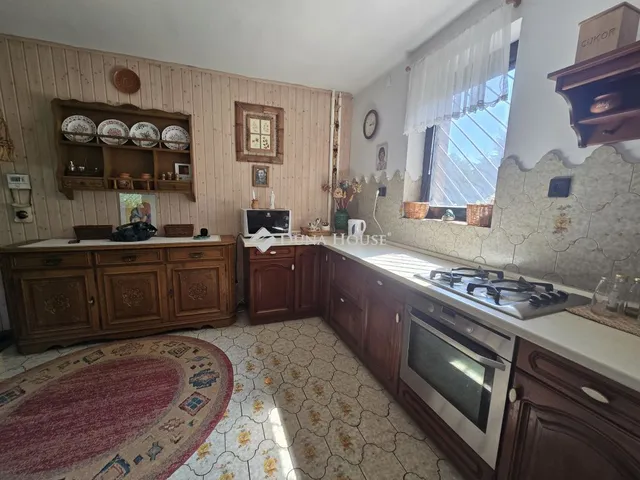 Eladó ház Pécs, Tiborc utca 165 nm