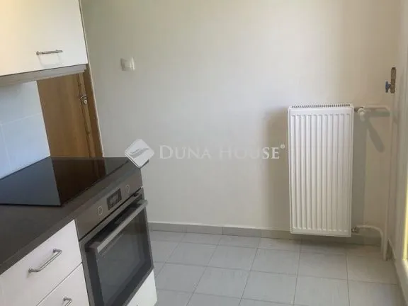 Kiadó lakás Pécs, Zsuzsanna utca 52 nm