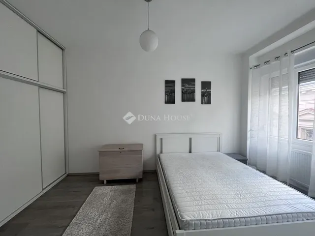 Kiadó lakás Pécs, János utca 65 nm