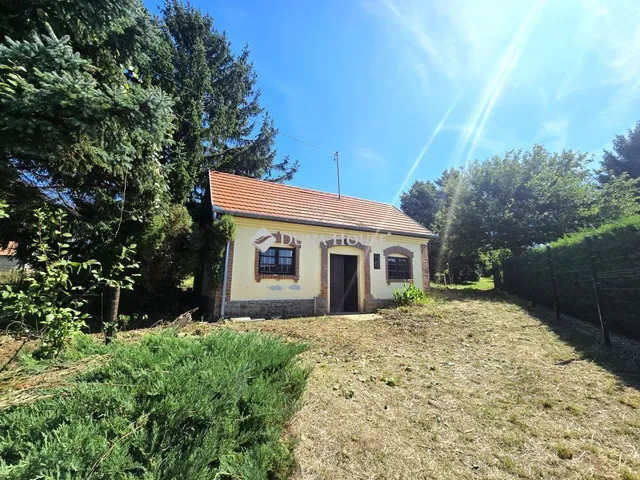 Eladó telek Pécs 720 nm