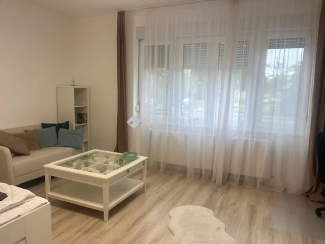 Eladó lakás Pécs 122 nm