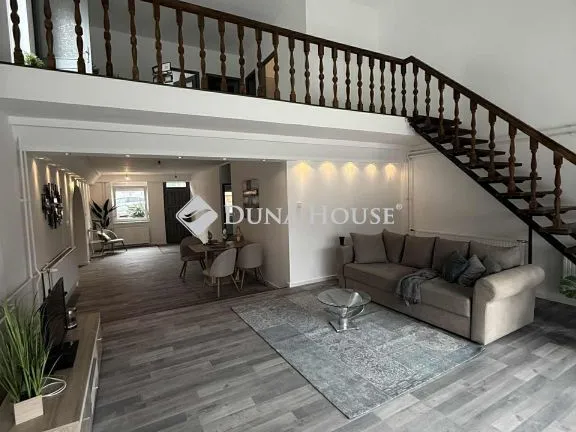 Eladó ház Pécs, Vándor utca 270 nm