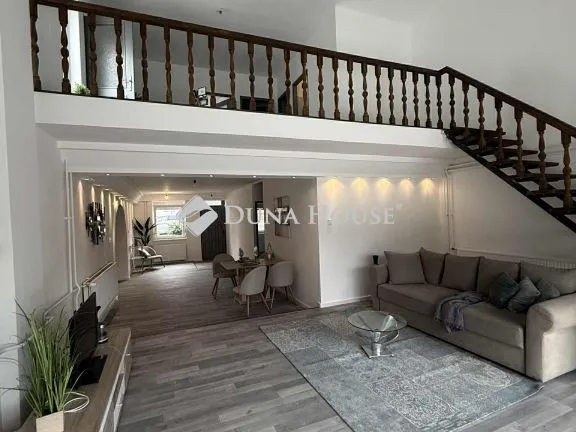 Eladó ház Pécs, Vándor utca 270 nm
