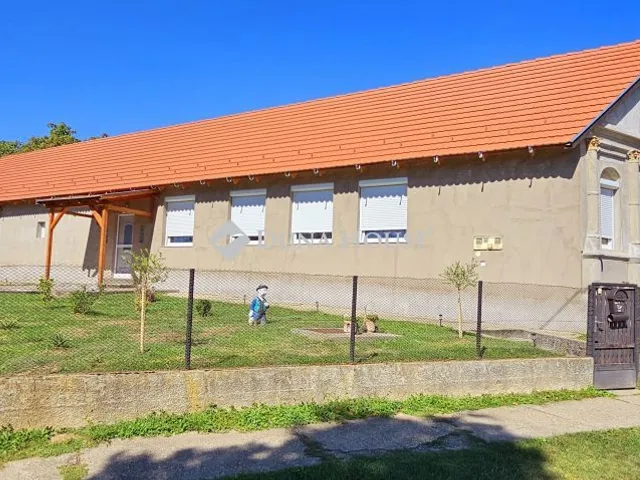 Eladó ház Baksa, Zrínyi u. 126 nm