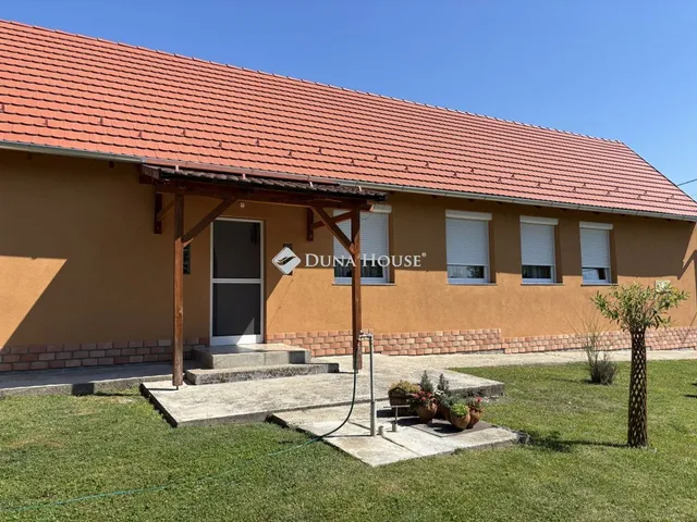 Eladó ház Baksa 126 nm